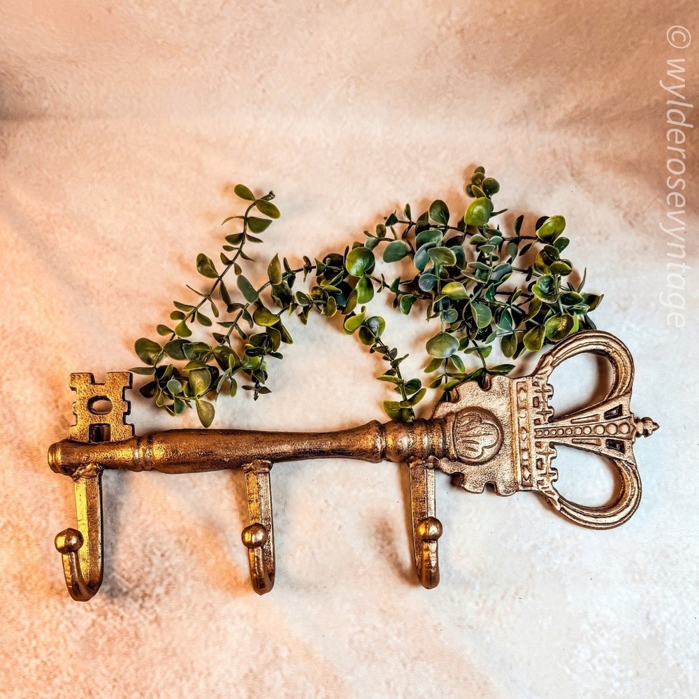 Ornate Skeleton Key‎ Wall Hanging Coat Rack